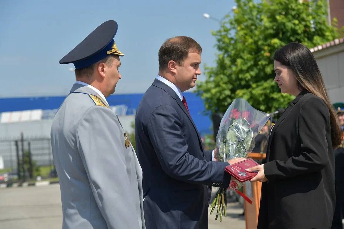 Водитель омского троллейбуса получил медаль на СВО | Общество