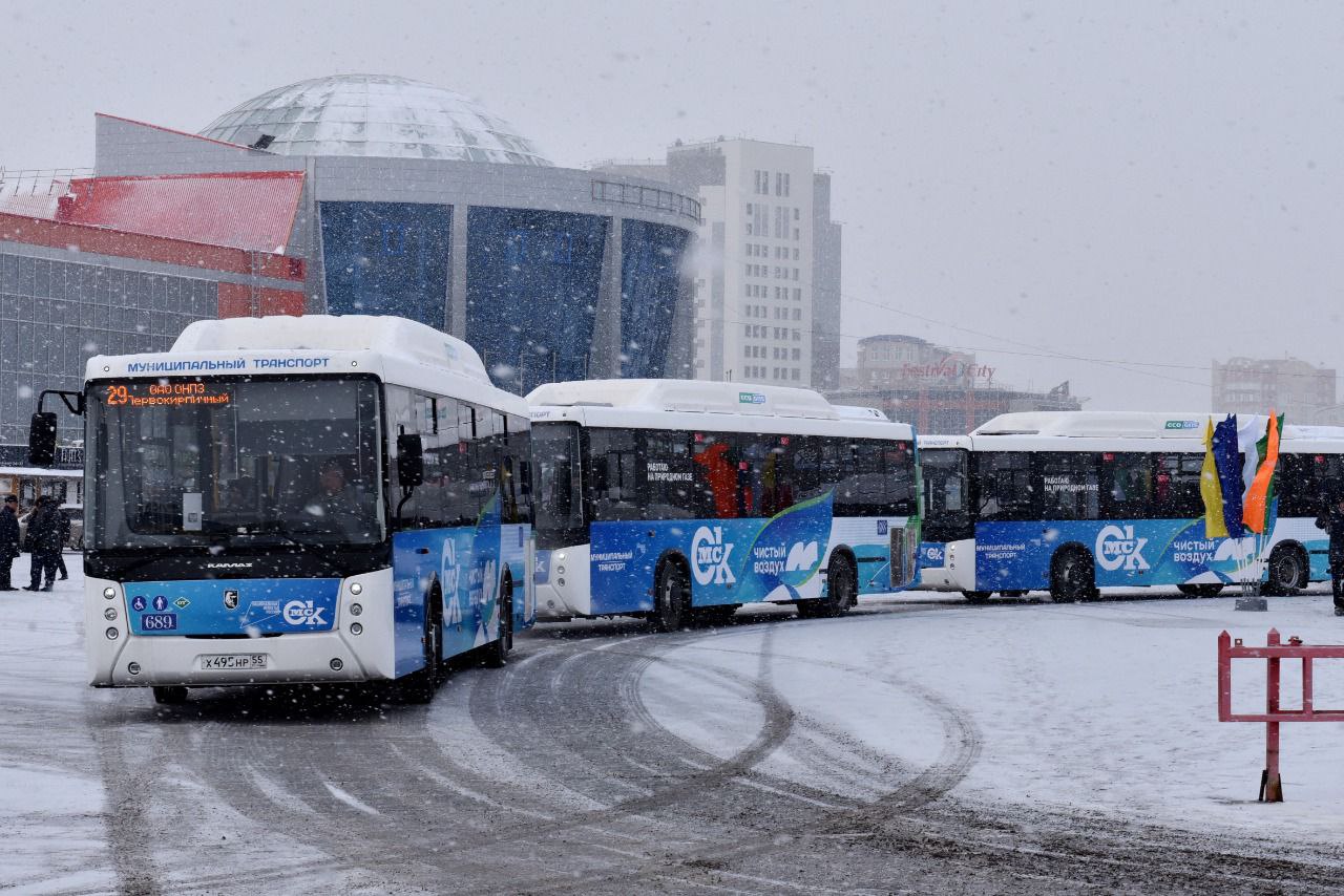 Сегодня в Омске в рейс не вышли 22 автобуса и 6 троллейбусов | Общество |  Омск-информ