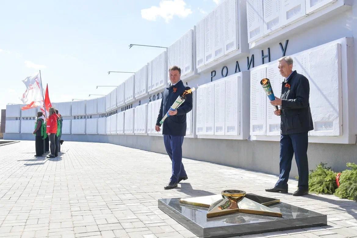 В Омской области на мемориалах зажгли Вечный огонь | Общество