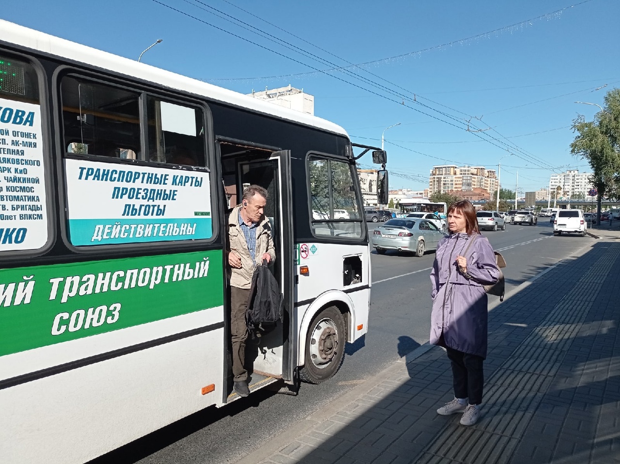 В Омске завтра изменят расписание нескольких автобусов | Общество |  Омск-информ