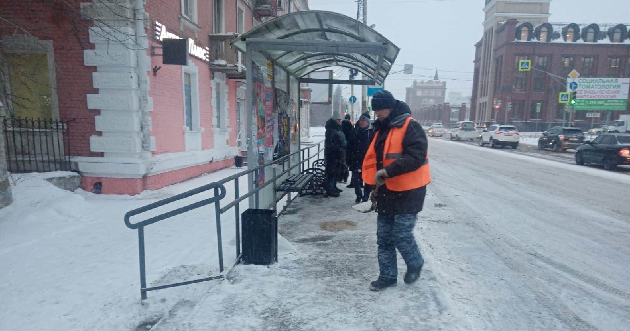 Омские дороги продолжат убирать после вечернего часа пик | Авто