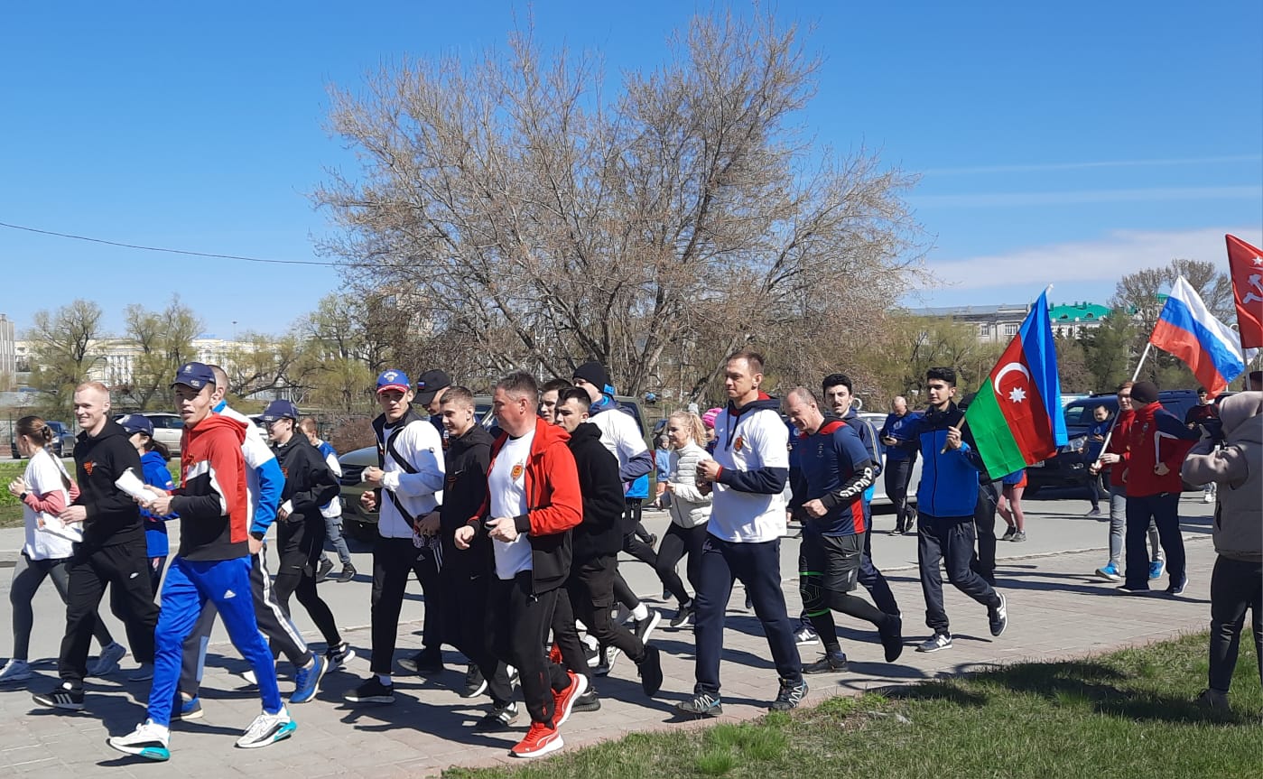 В Омске прошел традиционный Забег Победы | Политика