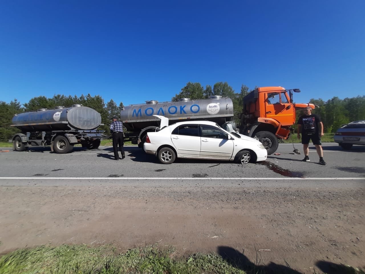 В тройном ДТП на омской трассе пострадала двухлетняя девочка | Происшествия