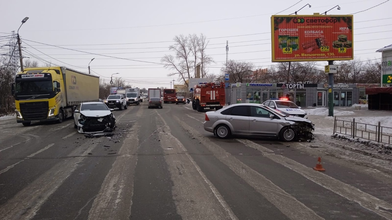 В Омске в ДТП с легковушками пострадал младенец | Происшествия