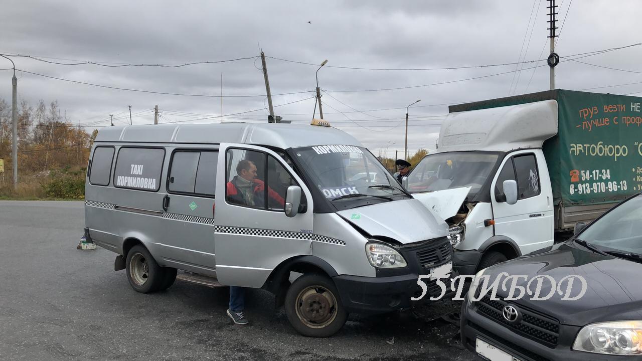 Стали известны подробности ДТП с маршруткой, которая ехала в Кормиловку |  Омск-информ