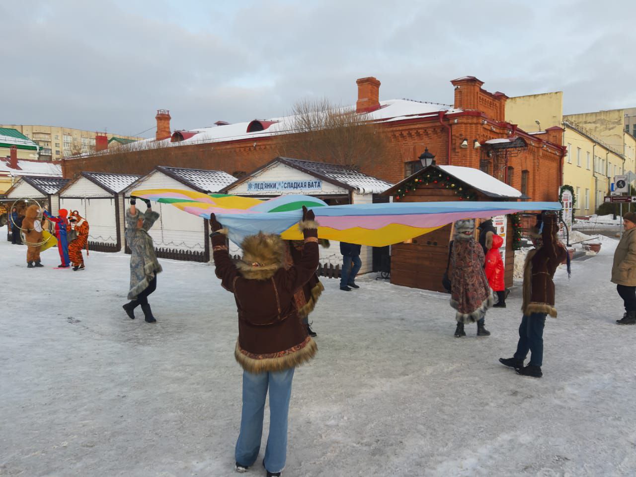 В Омске открылась городская елка | Общество