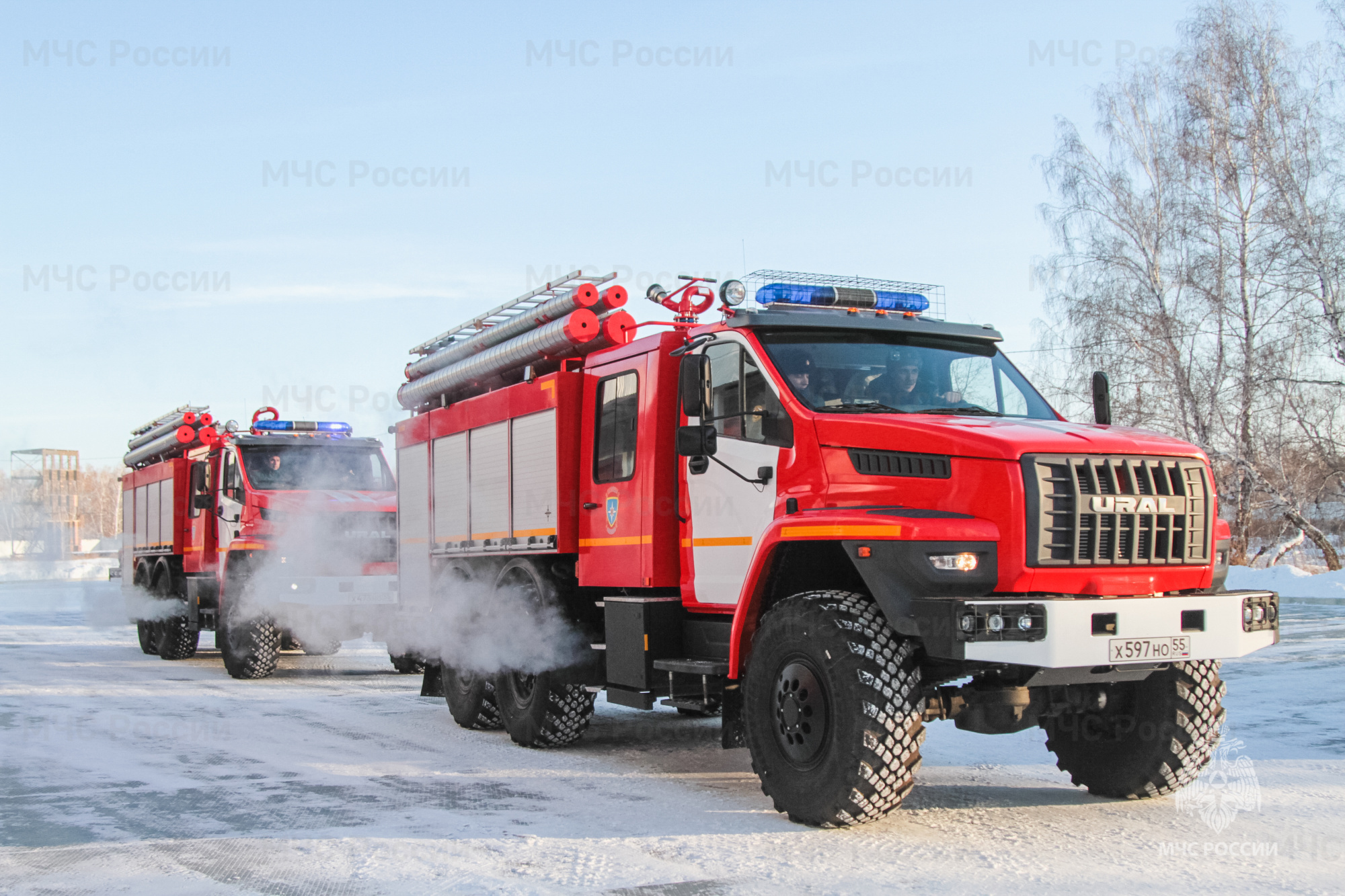 Омские пожарные получили 13 новых автоцистерн | Общество | Омск-информ