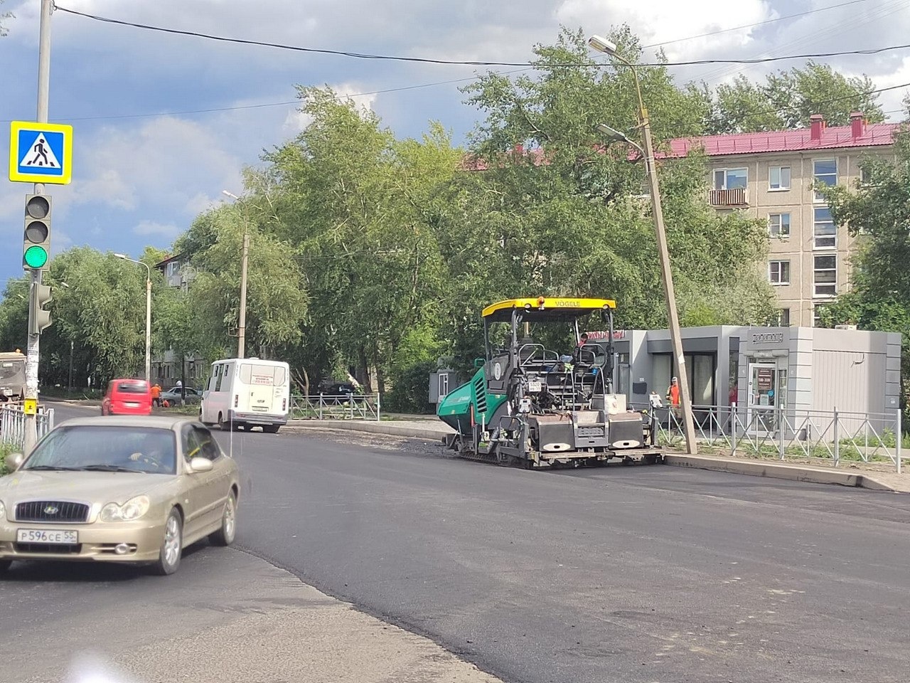 В Чкаловском поселке Омска заканчивают ремонтировать дороги | Авто, Общество