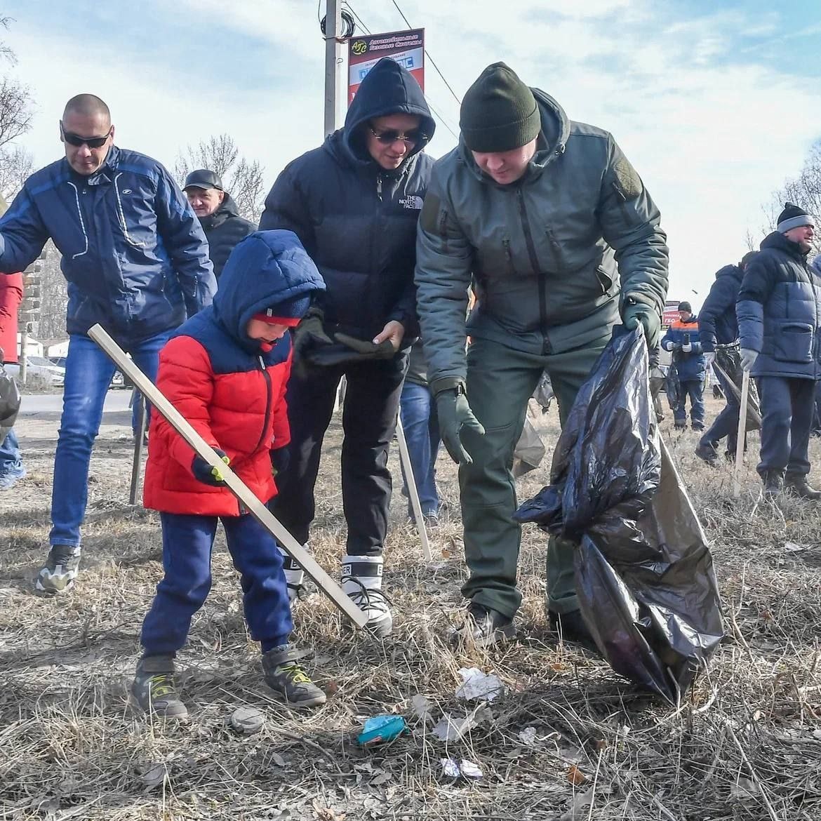 Более 150 тысяч жителей Омской области вышли на субботник | Общество