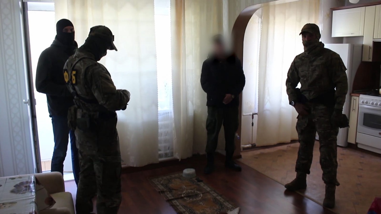 Допрос задержанных террористов крокус сити. Задержание террористов в Омске. Задержание пособник террориста.