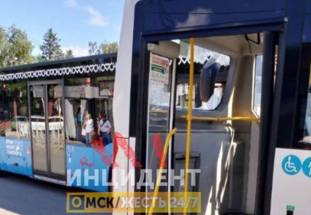 В Омске столкнулись два автобуса | Происшествия | Омск-информ