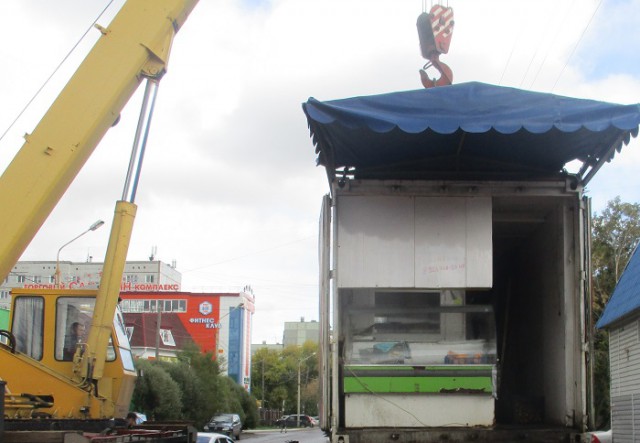 В Омске ищут подрядчика для выноса торговых павильонов-нелегалов ...