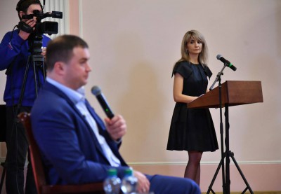 Пресс-секретарь омского губернатора в списке "Миротворца": что это значит?