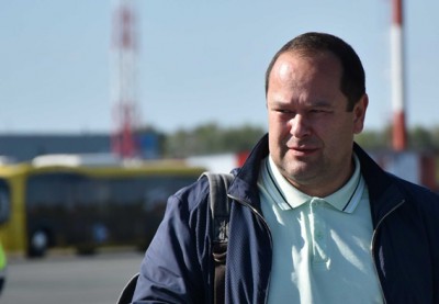 Решение проблемы своими руками: Глава Седельниковского района взялся за ремонт моста без ограждений